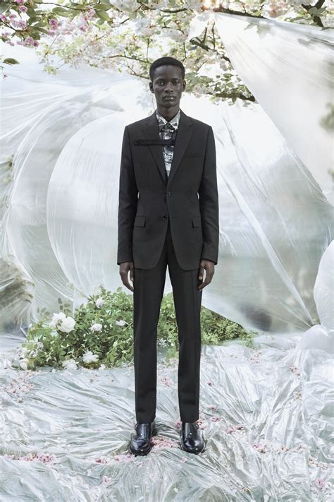 dior men resort 2020 vogue|Dior Men Resort 2020 Fashion Show .